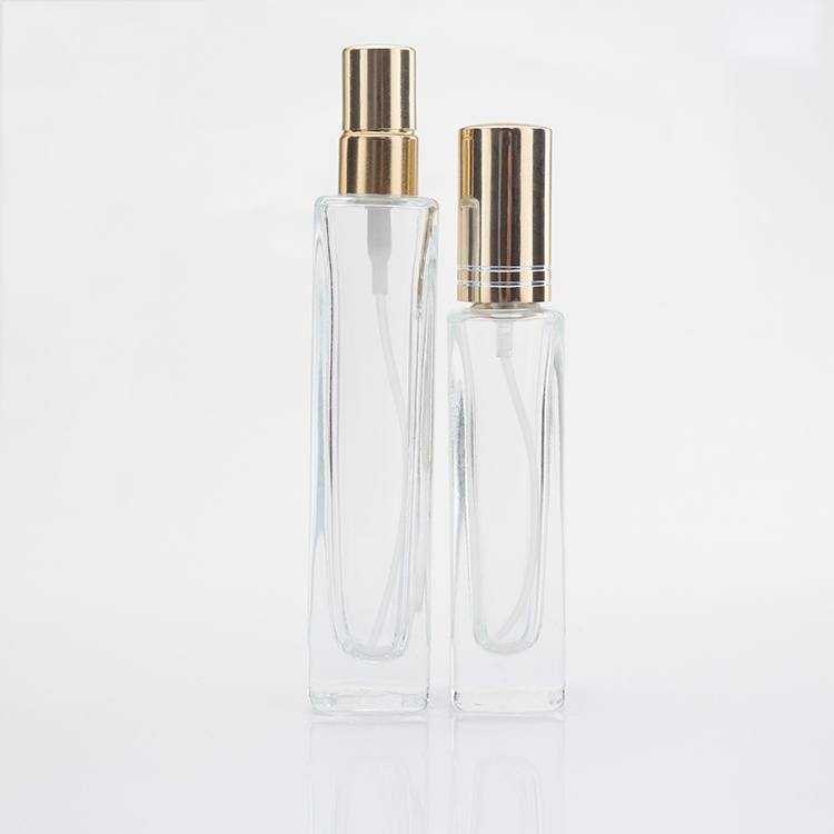 Slim outlet spray bottle
