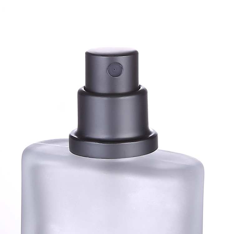 Square Frosted 1 oz Glass Spray Bottles Perfume Aromatherapy Bottles Custom