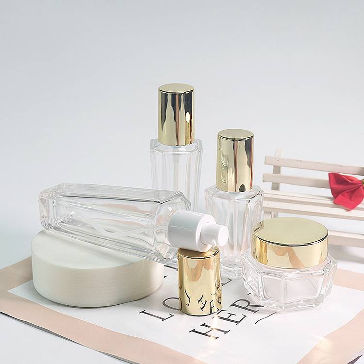 Luxury Skin Care Set With Gold Lid Packaging Skin Care Products In Glass Bottles